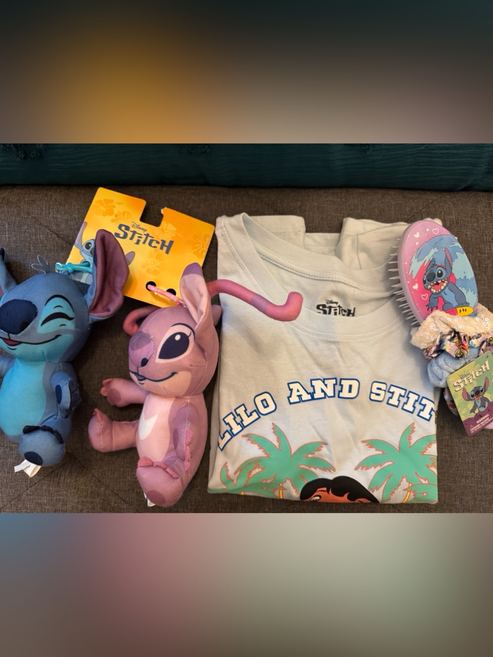 Disney  Lilo & Stitch Hawaii Tee with 2 clip on plush toy and brush/hair ties
